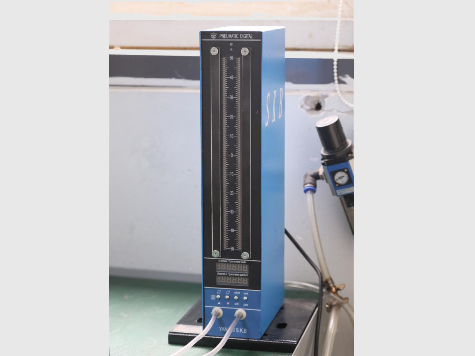 12Pneumatic Measuring Instrument