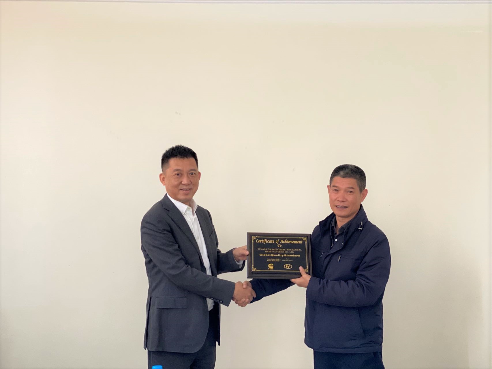 CEO grup Tianhe Mr Hui Liao dengan CEO Wang dari CCEC